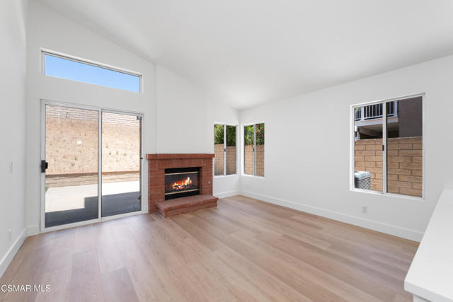 7246 University Drive, Moorpark CA: https://media.crmls.org/mediaz/a2d8608b-2120-47c1-93de-f039b22eb3e3.jpg