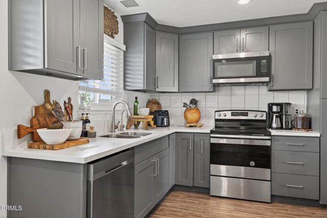 269 E Elfin Green, Port Hueneme CA: https://media.crmls.org/mediaz/a2d9e6ca-f535-46d1-92c6-5a87dd7c68b0.jpg