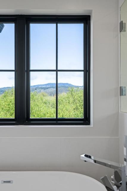 535 Creekside Court, Half Moon Bay CA: https://media.crmls.org/mediaz/a2daa886-56be-4d30-a9c7-27a9d4ad3fe5.jpg