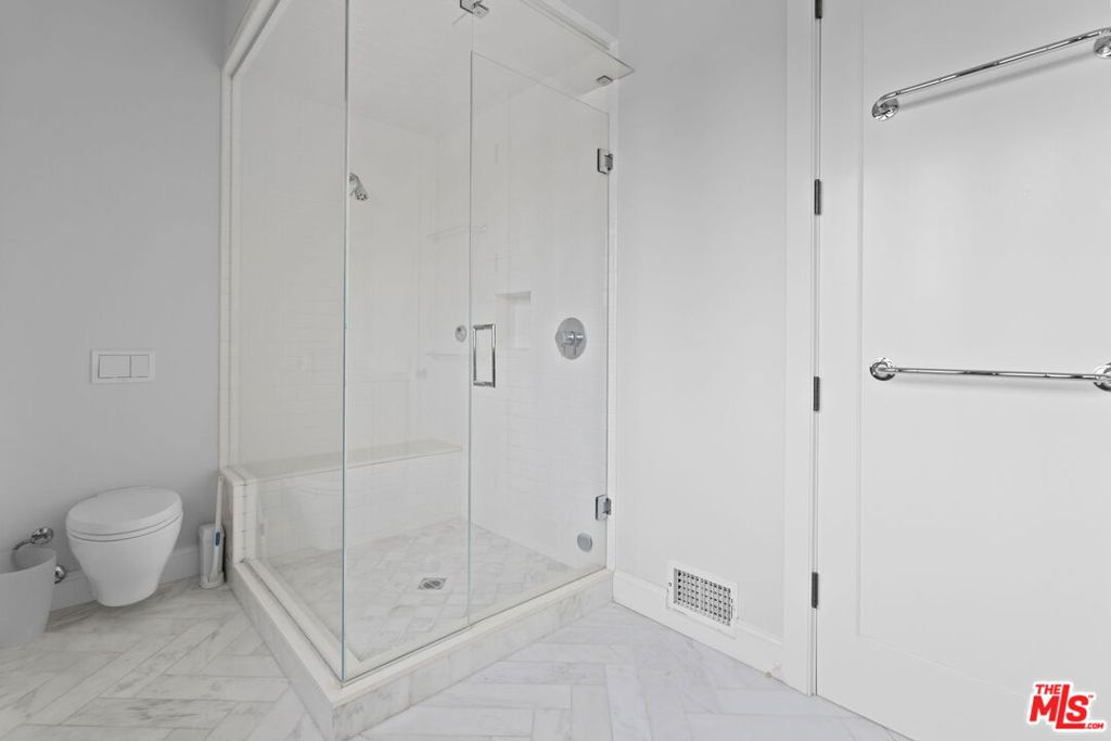 Thumbnail 23