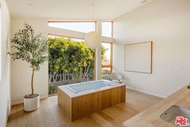 Image 15 of 30 For 12736 Dewey Street