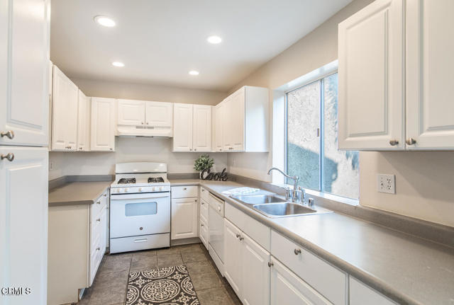 784 Seawind Way, Port Hueneme CA: https://media.crmls.org/mediaz/a2dbd320-ef09-48d0-bb4e-8758200291ed.jpg