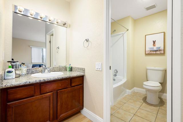 Image 24 of 35 For 78650 Avenue 42  102