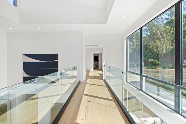 3 Wolfback Ridge Road, Sausalito CA: https://media.crmls.org/mediaz/a2dc56fd-0fe7-4639-8cdb-e0f1b6372ee7.jpg