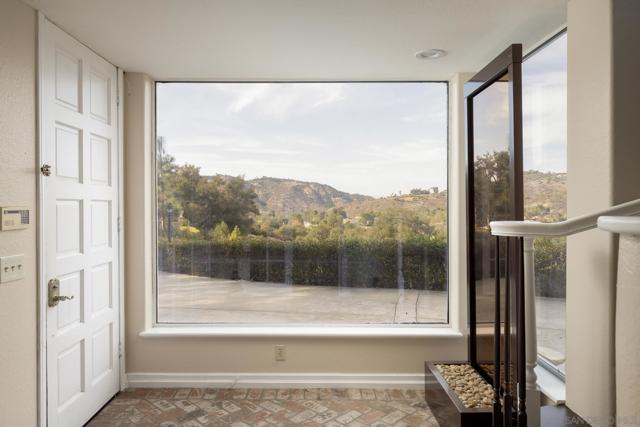 29531 Gordon Hill Road, Valley Center CA: https://media.crmls.org/mediaz/a2dc63b6-0624-4100-b26b-21a6006addc4.jpg