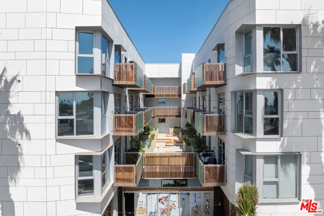 3223 Wilshire Boulevard, Santa Monica CA: https://media.crmls.org/mediaz/a2dce885-8aca-4442-8775-4f52da0947ff.jpg