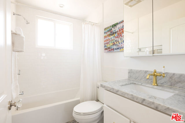 3739 Barry Avenue, Los Angeles CA: https://media.crmls.org/mediaz/a2de1a06-51e8-4c0d-8aea-3d5fad151cb5.jpg