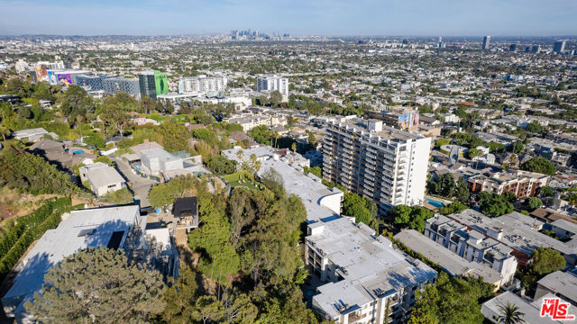 1230 Horn Avenue, West Hollywood CA: https://media.crmls.org/mediaz/a2def663-f4b6-4090-8863-5b2eca3cc796.jpg