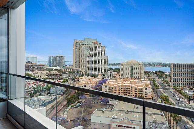 888 W E St, San Diego CA: https://media.crmls.org/mediaz/a2df8735-4469-4998-ab23-1cbd92c6e9d6.jpg