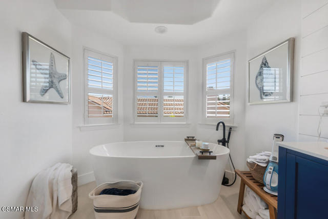1847 Fox Springs Circle, Newbury Park CA: https://media.crmls.org/mediaz/a2dfe7cd-f9c0-4e2e-b413-401331f33381.jpg