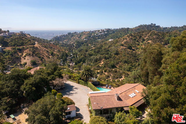 8207 Mulholland Drive, Los Angeles, California 90046, 4 Bedrooms Bedrooms, ,3 BathroomsBathrooms,Single Family Residence,For Sale,Mulholland,24412837