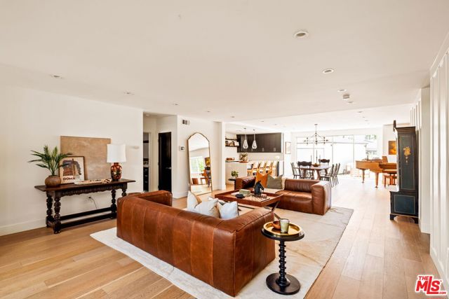 13514 Morrison Street, Sherman Oaks CA: https://media.crmls.org/mediaz/a2e1d0f3-a310-48b1-ae48-4ea596e1138d.jpg
