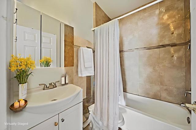488 E Saint John, San Jose CA: https://media.crmls.org/mediaz/a2e1e0eb-5207-4458-a020-1f9f19680d24.jpg