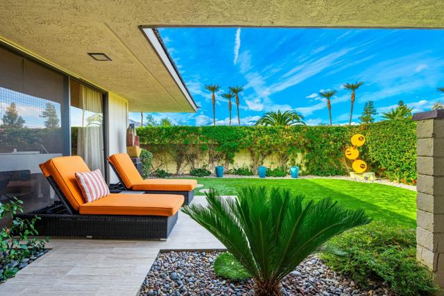 1 Briarcliff Court, Rancho Mirage CA: https://media.crmls.org/mediaz/a2e28157-38a1-4c21-8601-0377313b304a.jpg