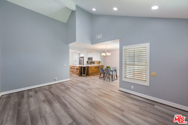 1017 Via Colinas, Thousand Oaks CA: https://media.crmls.org/mediaz/a2e3b785-2828-4af0-9313-c9b9f2ea9aff.jpg