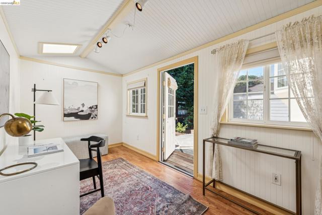 Image 31 of 32 For 2833 Morgan Avenue