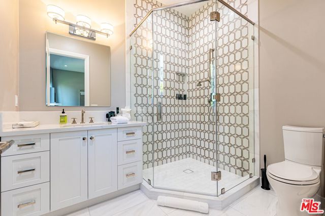 5162 Otis Avenue, Tarzana CA: https://media.crmls.org/mediaz/a2e45f96-966b-48b2-8649-f1618ef32386.jpg