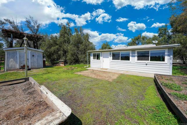 2156 Montecito Road, Ramona CA: https://media.crmls.org/mediaz/a2e4f584-8de3-45c0-a41d-e713e392a315.jpg