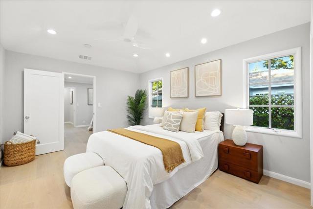162 Del Monte Avenue, Los Altos CA: https://media.crmls.org/mediaz/a2e4f824-f649-41c3-b872-e6024de04c7a.jpg