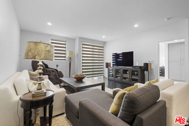 436 S Virgil Avenue, Los Angeles CA: https://media.crmls.org/mediaz/a2e58cfb-0f27-4f8f-9b48-20cfe7764794.jpg