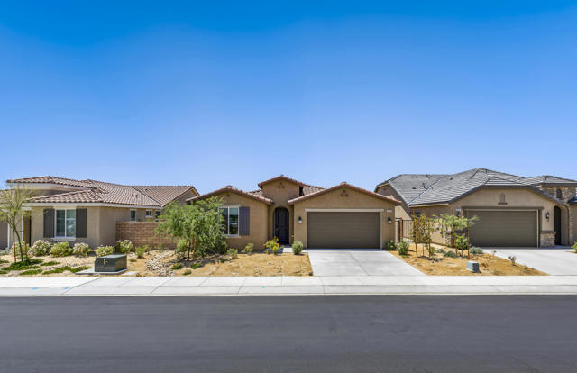 42801 Torno Place, Indio CA: https://media.crmls.org/mediaz/a2e61c36-750a-4de7-9524-7618a6a167e2.jpg