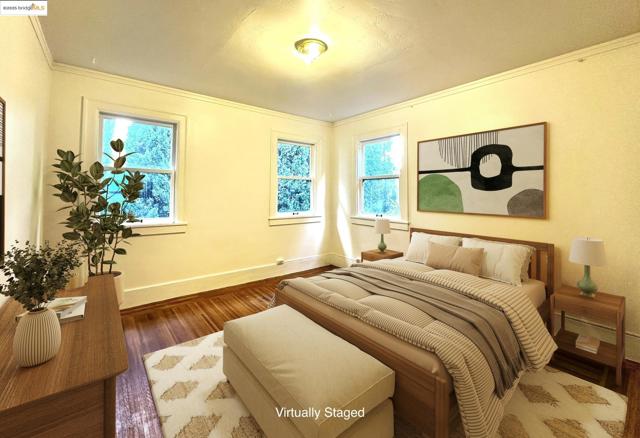 6014 La Salle Ave, Oakland CA: https://media.crmls.org/mediaz/a2e66f3d-4bc5-4ce9-bfcb-a698e0ffed52.jpg