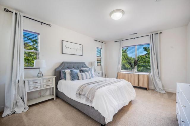 250 Robin Place, Gilroy CA: https://media.crmls.org/mediaz/a2e67b93-991d-45f7-96fe-f319ec80dc75.jpg