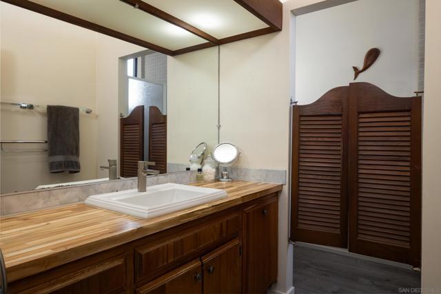 364 Bellaire Street, Del Mar CA: https://media.crmls.org/mediaz/a2e68d7d-d58c-432b-92eb-11e82b9172fb.jpg