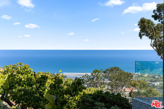 23812 Malibu Crest Drive, Malibu CA: https://media.crmls.org/mediaz/a2e6c686-8e4e-49f0-b6aa-3305db1026ac.jpg