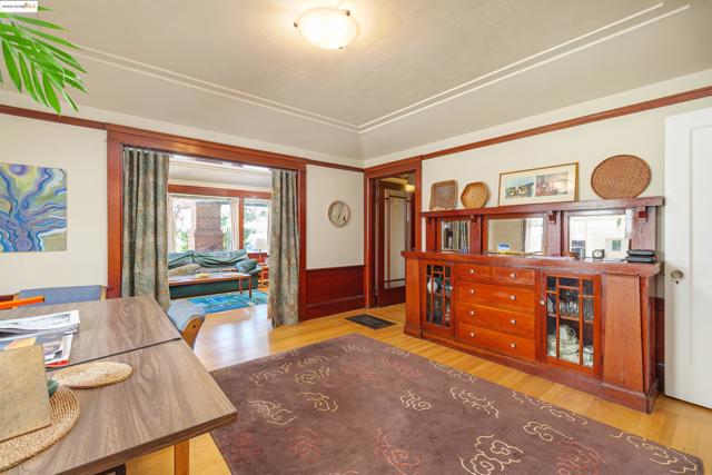 318 Washington Avenue, Richmond CA: https://media.crmls.org/mediaz/a2e71550-e9bd-406f-b2f8-83d63072a3dc.jpg