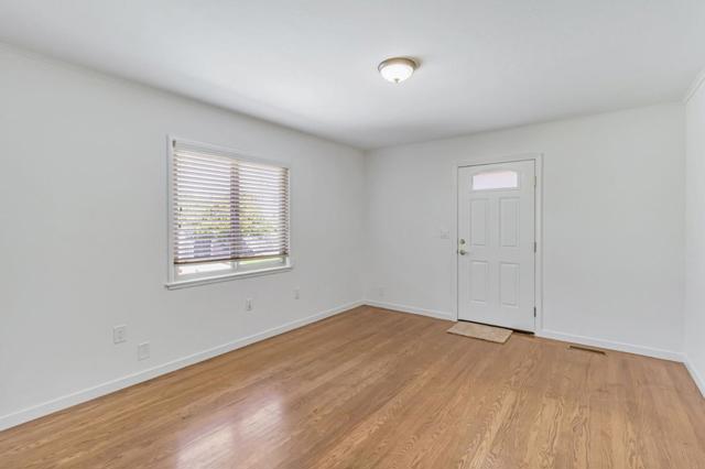 415 Kelly Avenue, Half Moon Bay CA: https://media.crmls.org/mediaz/a2e8cc8e-d396-4e03-a825-d8e226e4aadc.jpg