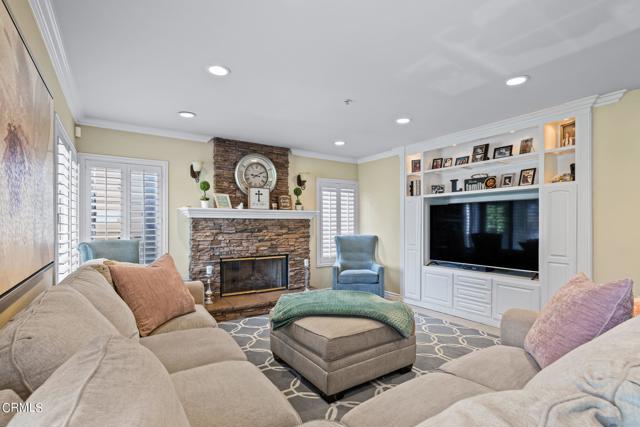 2561 Upper Bay Drive, Oxnard CA: https://media.crmls.org/mediaz/a2e9b4eb-e2aa-49ed-b2d9-c0b172d3195d.jpg