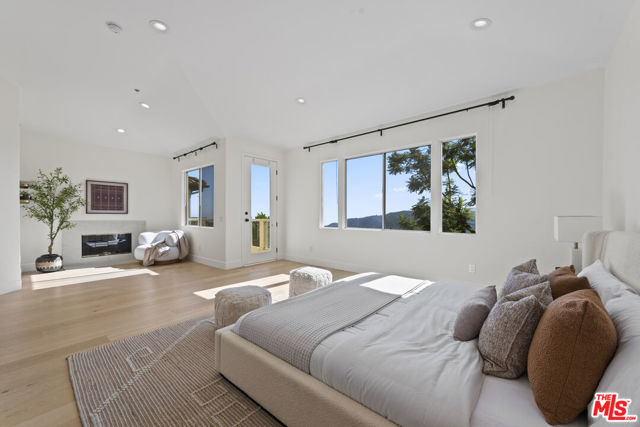 16724 Calle Arbolada, Pacific Palisades CA: https://media.crmls.org/mediaz/a2ea0c4e-068c-4139-9529-b5f1d7be8b0b.jpg