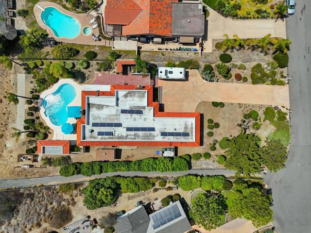 4343 Avenida Gregory, Spring Valley CA: https://media.crmls.org/mediaz/a2ea2585-ba76-4138-bca0-2ba94fb46121.jpg