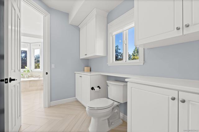 301 Cantle Lane, Encinitas CA: https://media.crmls.org/mediaz/a2ead780-8a30-4807-95f3-88b4c5cd8cee.jpg