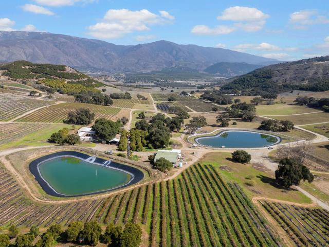14224 Old Cole Grade Road, Pauma Valley CA: https://media.crmls.org/mediaz/a2eb505f-fb2a-430b-826a-a8a337c56e84.jpg