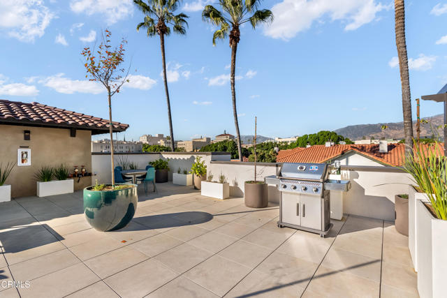 139 S Oak Knoll Avenue, Pasadena CA: https://media.crmls.org/mediaz/a2ebc707-b9a6-4063-a985-75e3d737fd96.jpg