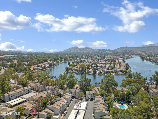 1206 S Westlake Boulevard, Westlake Village CA: https://media.crmls.org/mediaz/a2ebd8c4-bd82-4549-ad87-44e386afa0c8.jpg