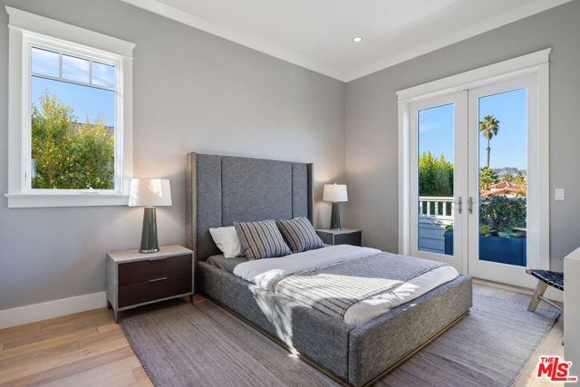 6336 Lindenhurst Avenue, Los Angeles CA: https://media.crmls.org/mediaz/a2ec232e-728a-4df6-9ef2-5143df8de506.jpg