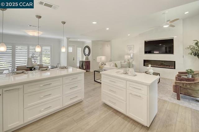 2607 Saklan Indian Dr, Walnut Creek CA: https://media.crmls.org/mediaz/a2ecc153-c48c-46d4-8ab2-9c6770d3745c.jpg