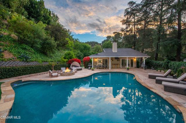 17032 Cotter Place, Encino CA: https://media.crmls.org/mediaz/a2ed4fa9-c176-4568-9fb8-390c92f5297a.jpg