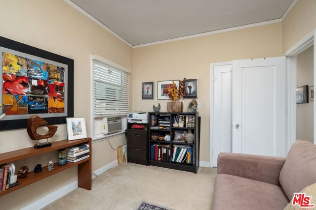 347 N Curson Avenue, Los Angeles CA: https://media.crmls.org/mediaz/a2ed778a-317a-4893-94bc-e61965427784.jpg