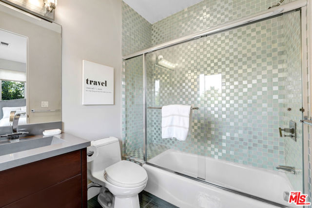 841 N Crescent Heights Boulevard, Los Angeles CA: https://media.crmls.org/mediaz/a2edbcb3-5bba-4120-8575-3df04159d342.jpg