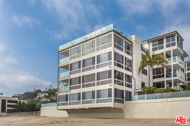 22548 PACIFIC COAST Highway, Malibu CA: https://media.crmls.org/mediaz/a2ee3341-fbbb-4b6b-914e-bd19811bac56.jpg