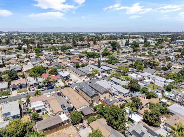 2418 W Lincoln St, Long Beach CA: https://media.crmls.org/mediaz/a2ee9b04-729f-4566-9c17-283ffb0bf797.jpg