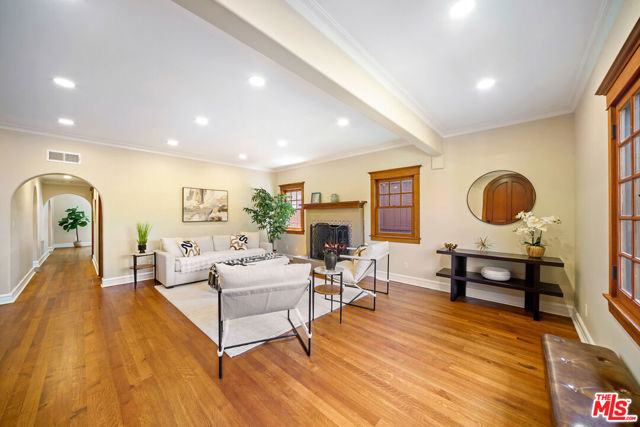 588 N Gower Street, Los Angeles CA: https://media.crmls.org/mediaz/a2ef0ed6-be51-4415-be8a-e6e42c1cb844.jpg