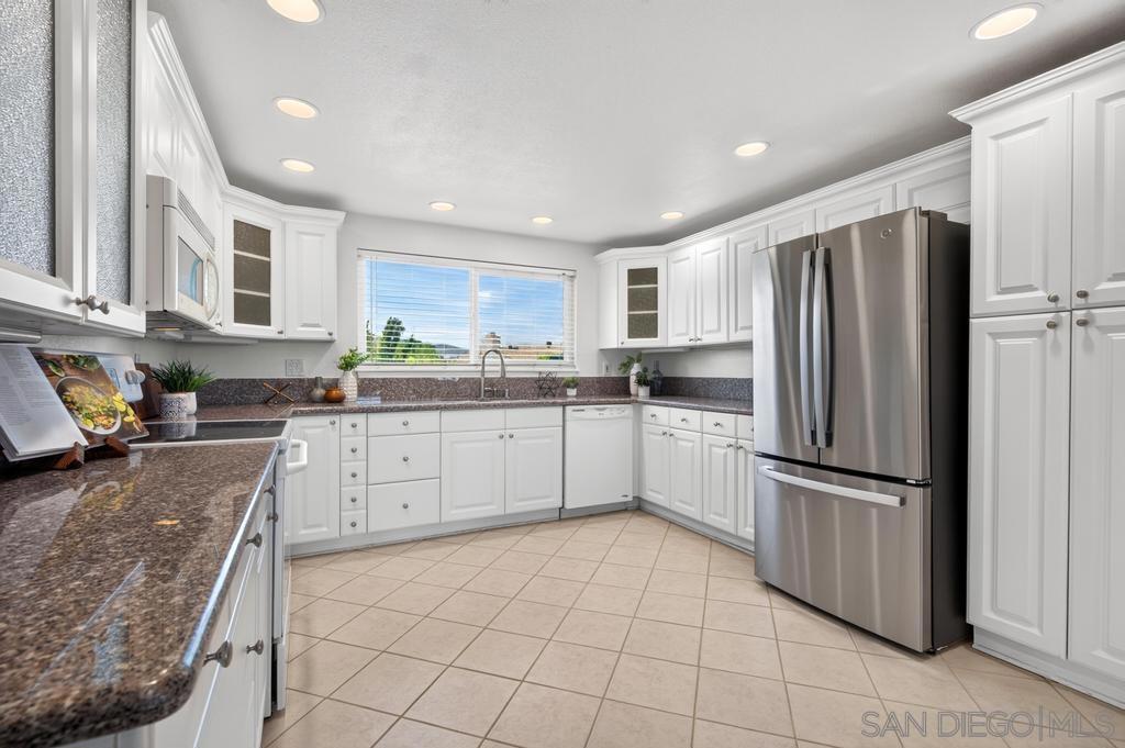 16749 Obispo Ln - photo 6