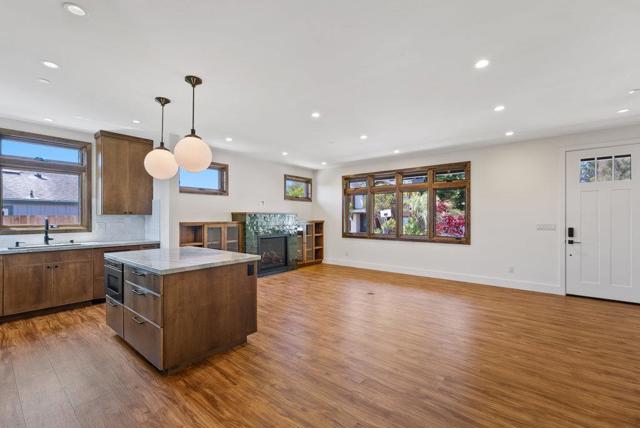 334 Anchorage Avenue, Santa Cruz CA: https://media.crmls.org/mediaz/a2ef9549-8585-4405-af8d-c52e68eefd2a.jpg