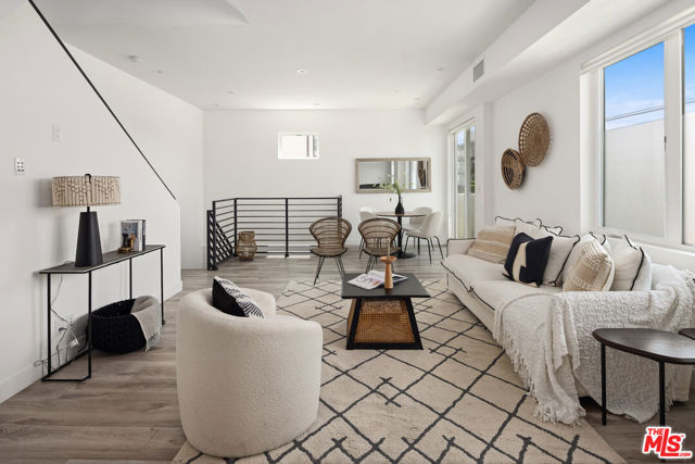 4916 1/2 S Centinela Avenue, Los Angeles CA: https://media.crmls.org/mediaz/a2efc23f-e1d1-48a7-9a95-76b5b88b2081.jpg
