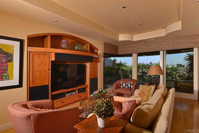 Detail Gallery Image 15 of 25 For 741 Rosecrans, San Diego,  CA 92106 - 3 Beds | 3/1 Baths